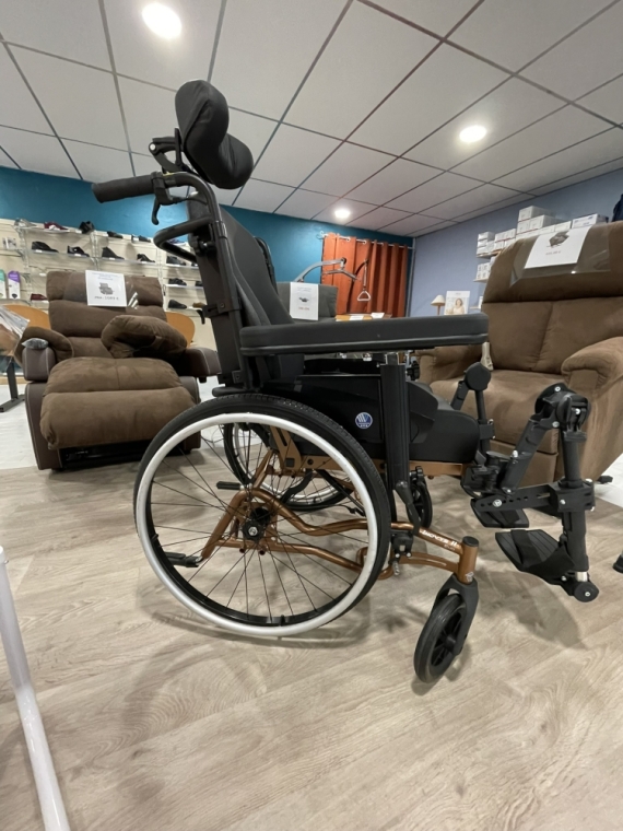 vente de fauteuil roulant manuel de confort, midi santé villefranche Lauragais