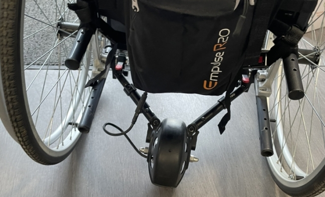 Exemple de motorisation additionnelle pour tierce personne, sur commande. 